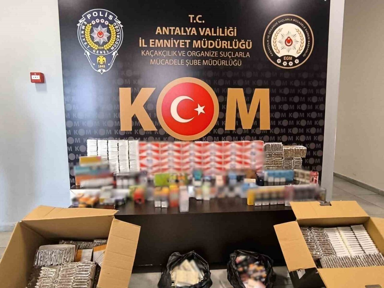 Antalya’da son 1 haftada yapılan operasyonlarda 28 bin makaron, 6