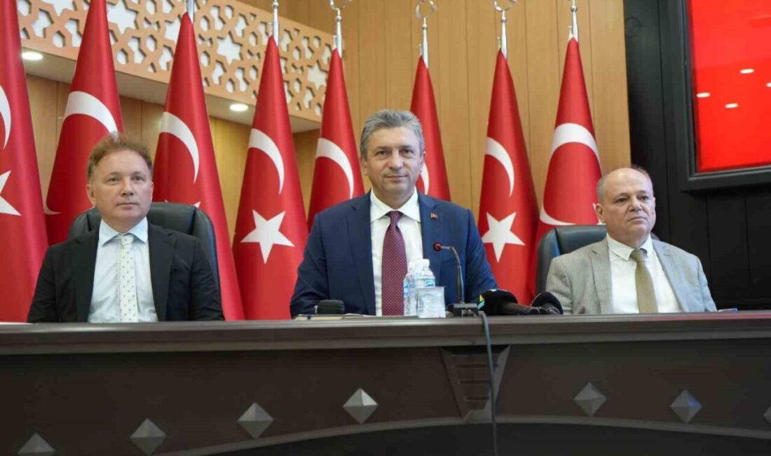 Antalya’da yılın 3. İl Koordinasyon Kurulu Toplantısı’nda yatırımlar masaya yatırıldı.