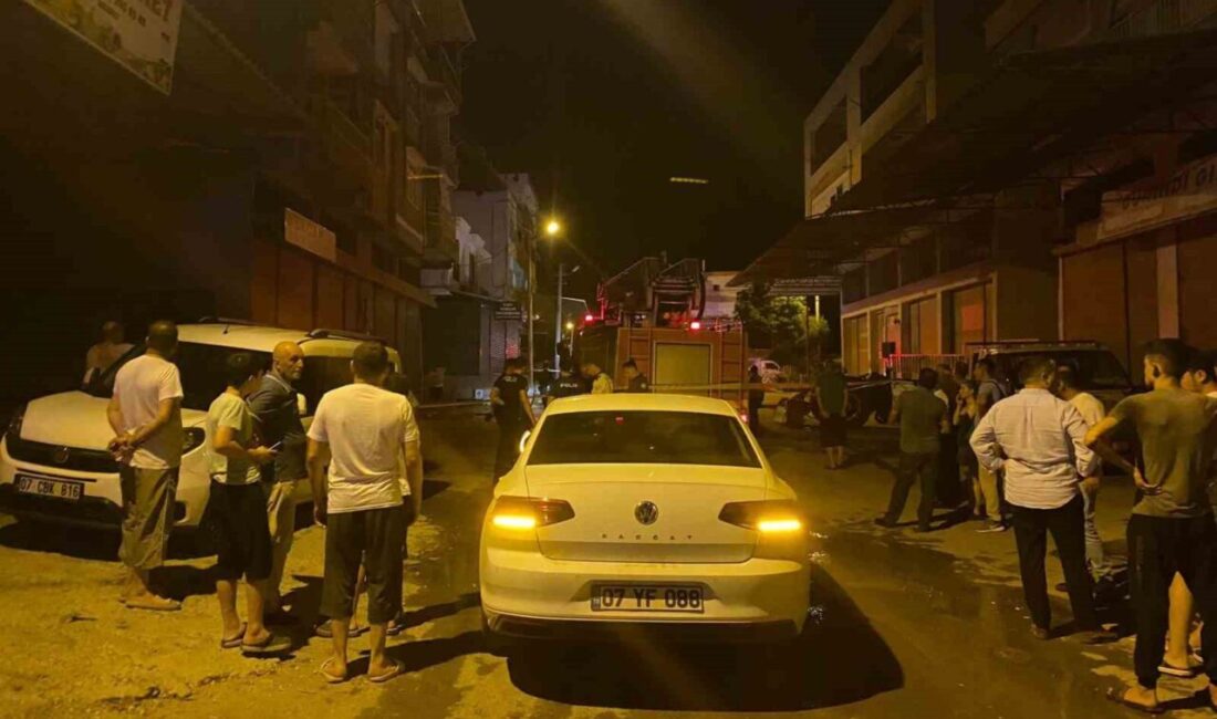Antalya’nın Serik ilçesinde çıkan yangında evde bulunan 4 kişi, itfaiye