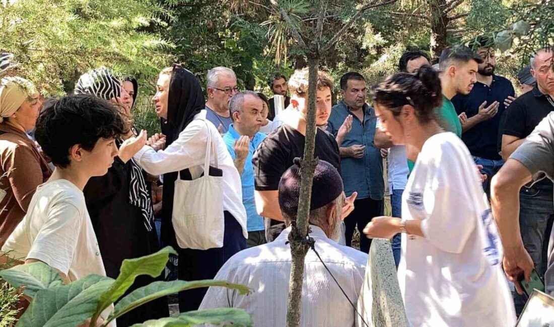 Antalya’da iş çıkışı kaldırımda yürürken kontrolden çıkan otomobilin çarpması sonucu