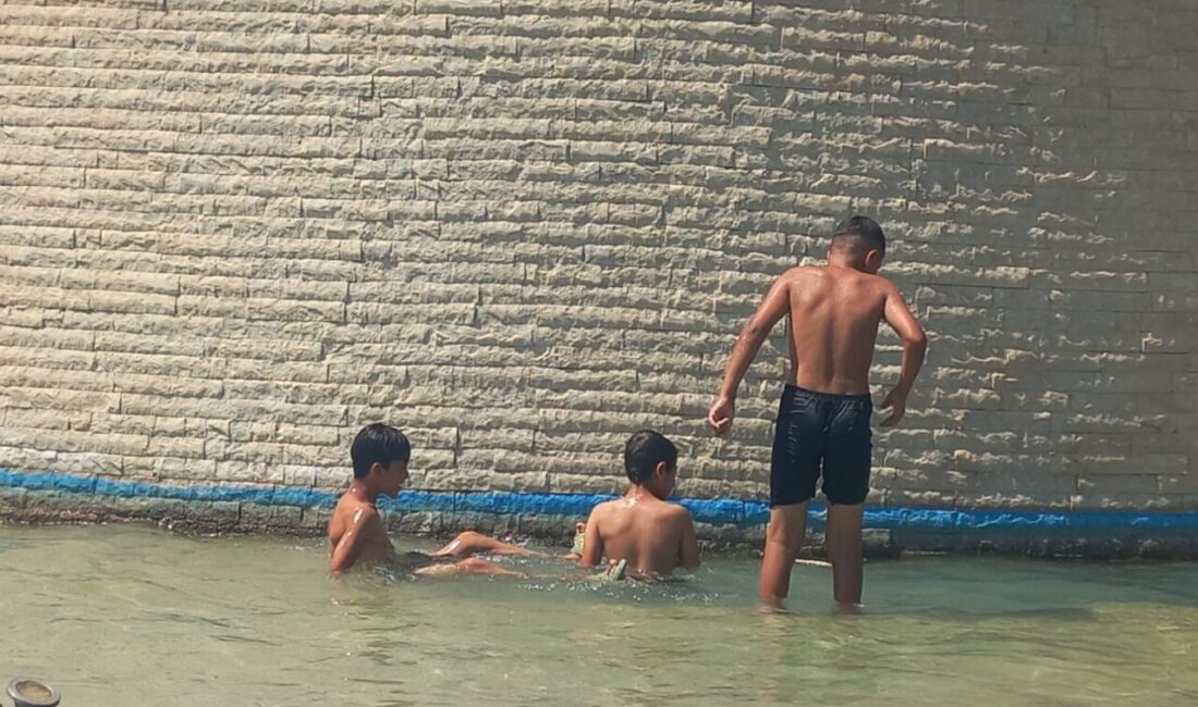 Antalya’da mevsim normallerinin üzerinde seyreden hava sıcaklığı etkisini arttırmaya devam