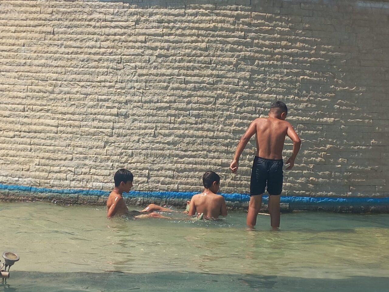 Antalya’da mevsim normallerinin üzerinde seyreden hava sıcaklığı etkisini arttırmaya devam