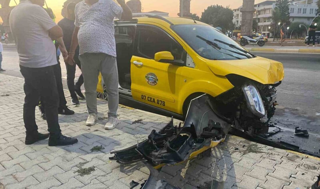 Antalya’nın Serik ilçesinde ticari taksi ile otomobilin çarpışması sonucu 5’i