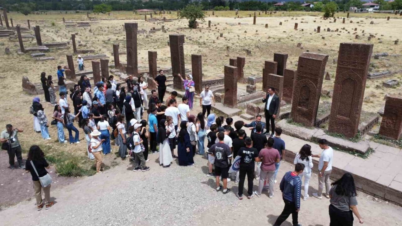 Antalya Millî Eğitim Müdürlüğü tarafından başlatılan “Selçuklu’nun İzinde Antalya’dan Ahlat’a”