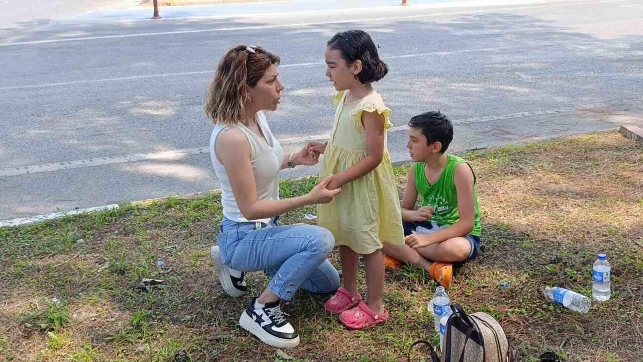 Antalya’nın Manavgat ilçesinde tur minibüsü ile otomobilin çarpışması sonucu meydana