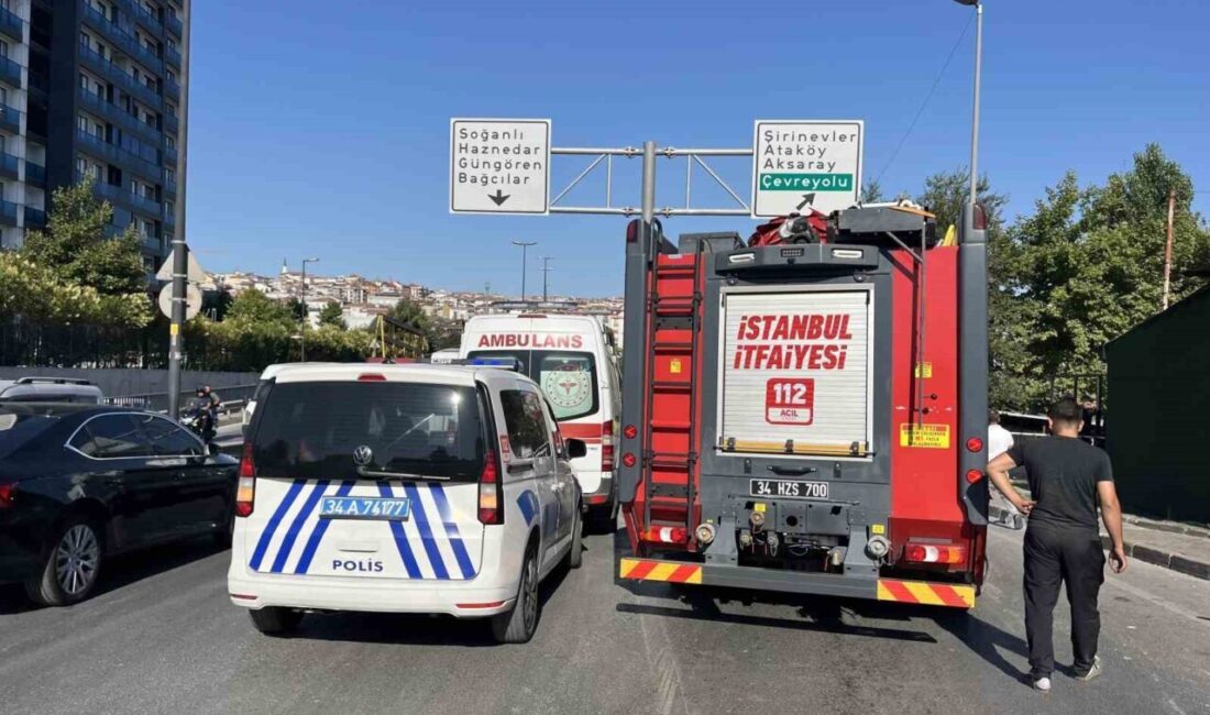 Bahçelievler’de cadde üzerinde park halinde araca yaslanarak motosikletli arkadaşıyla konuşan