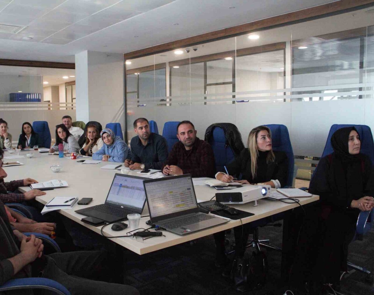 ARAS Elektrik Dağıtım A.Ş., insan odaklı yönetim anlayışıyla yalnızca enerji