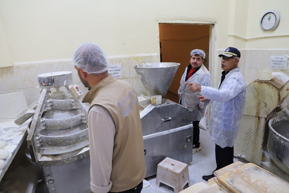 Ardahan Belediyesi Zabıta Müdürlüğü öncülüğünde kentte ekmek satışı yapan tüm