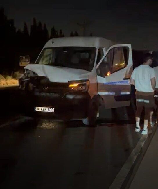 İstanbul Arnavutköy’de, başıboş bir mandanın aniden yola fırlaması sonucu zincirleme
