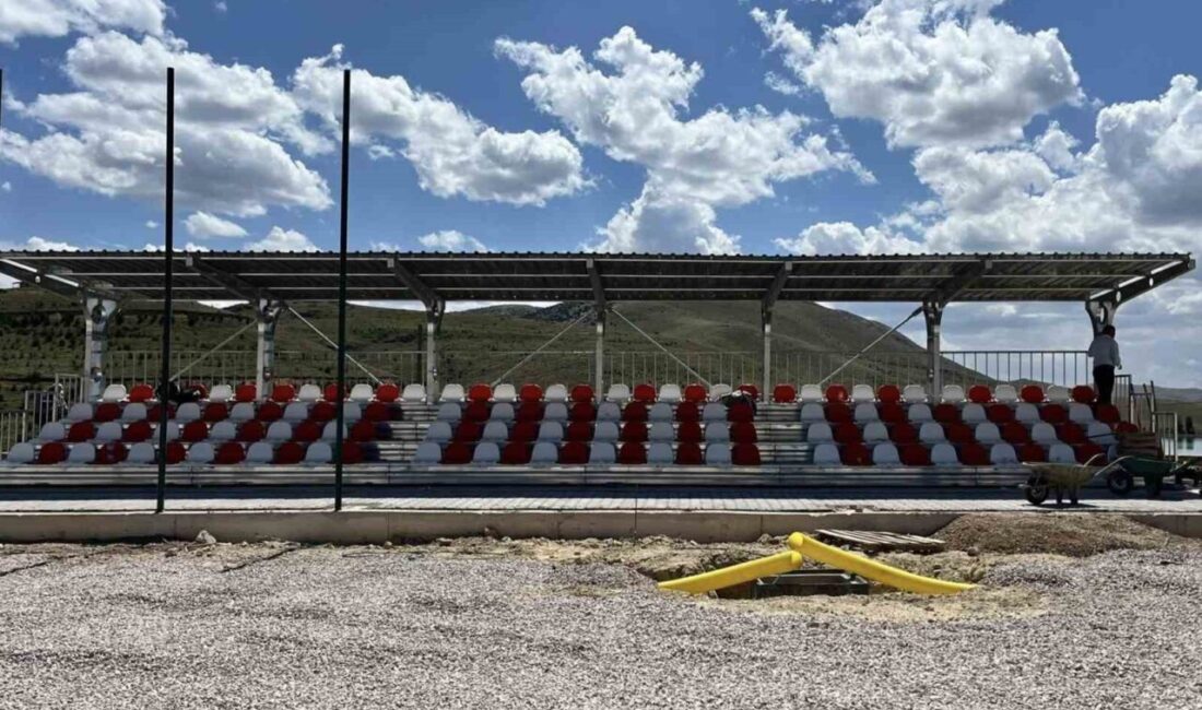 Bayburt’un Arpalı beldesindeki spor tesislerinin yenilenme çalışmaları hızla devam ederken,