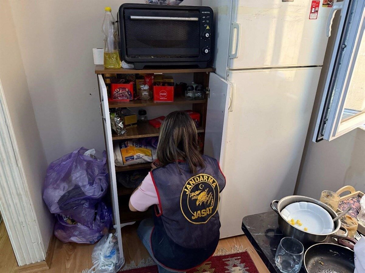 Artvin’in Borçka ilçesinde köy muhtarlarını telefonla arayarak kendisini Valilik çalışanı