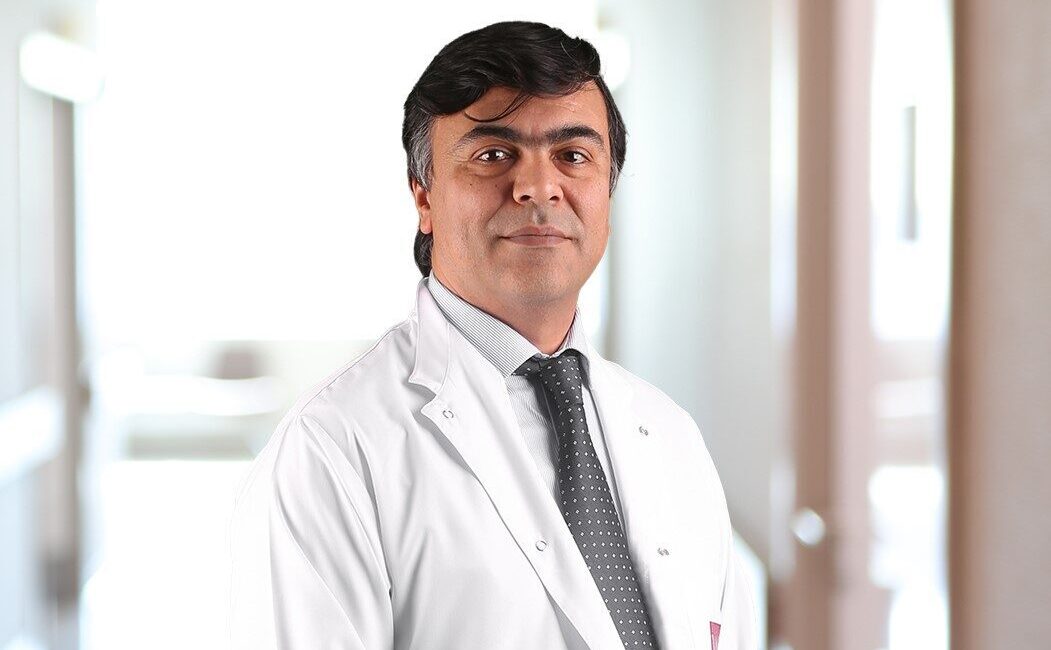 Diyabet hastalarına yaz ayları için tavsiyelerde bulunan Endokrinoloji ve Metabolizma