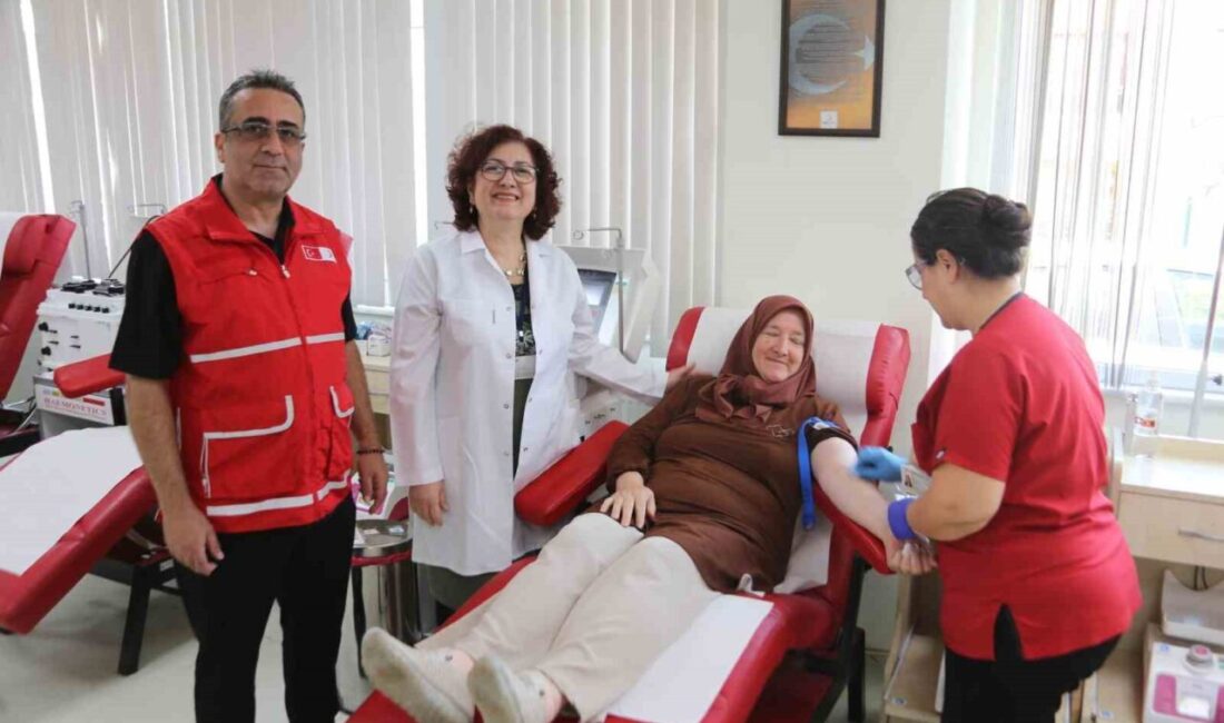 Manisa Kızılay Kan Bağışı Merkezi Müdürü Dr. Özgür Kalendaroğlu, yaz