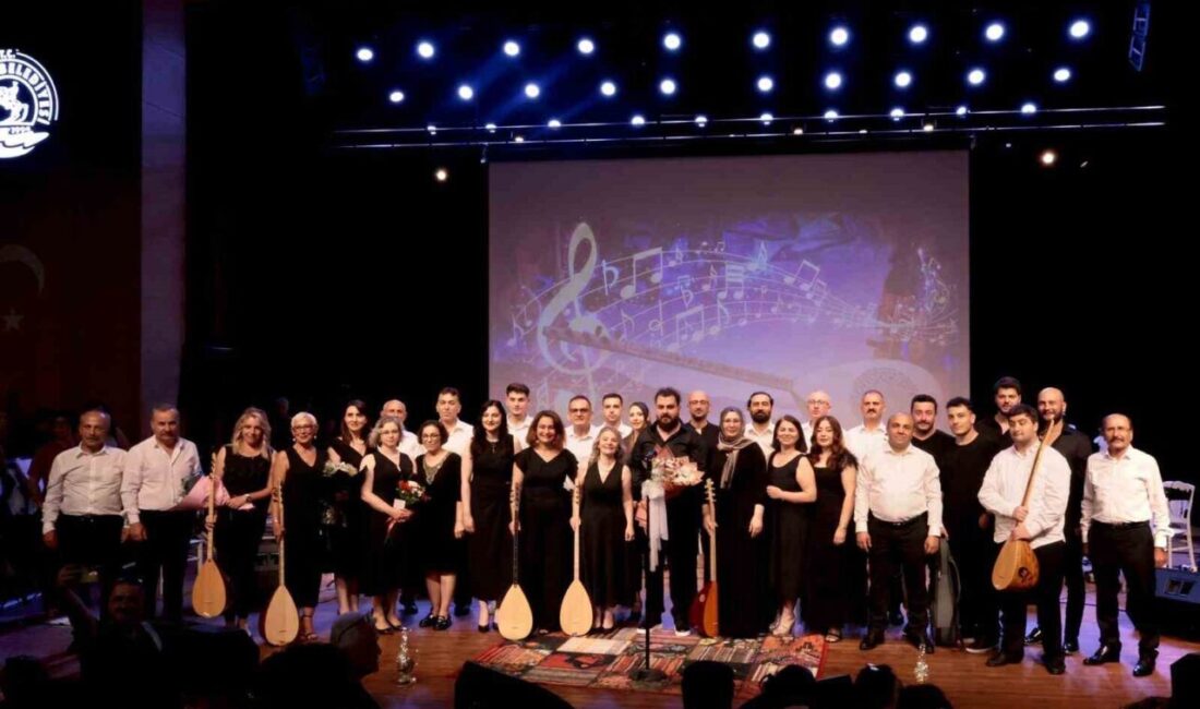 Samsun’un Atakum ilçesinde, Atakum Halk Eğitim Merkezi tarafından düzenlenen “Bağlama