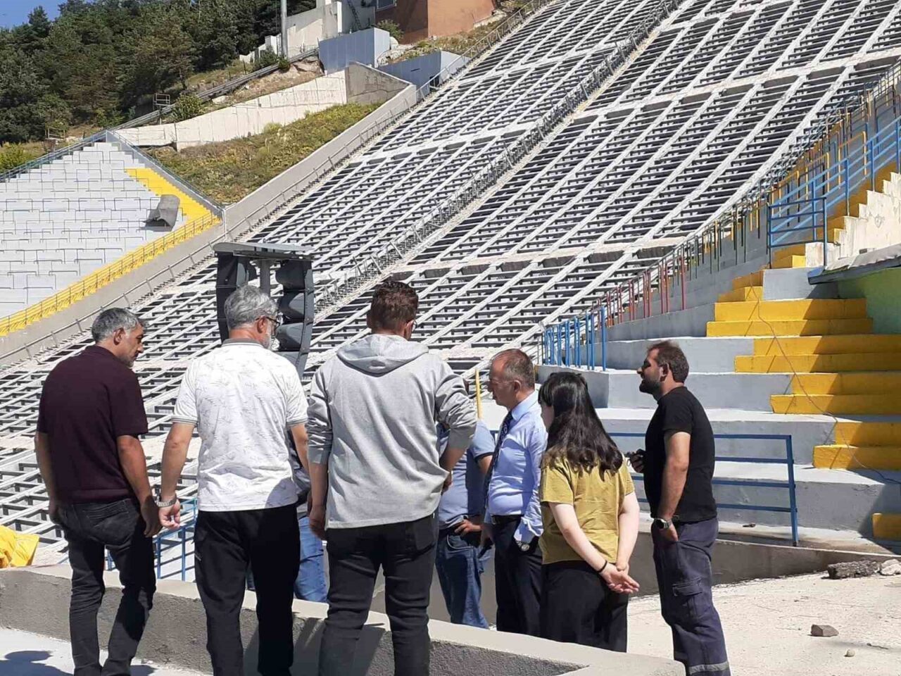 Kayakla Atlama Kuleleri’nde zemin tadilatı sonrası ahşap pist çalışmaları tüm