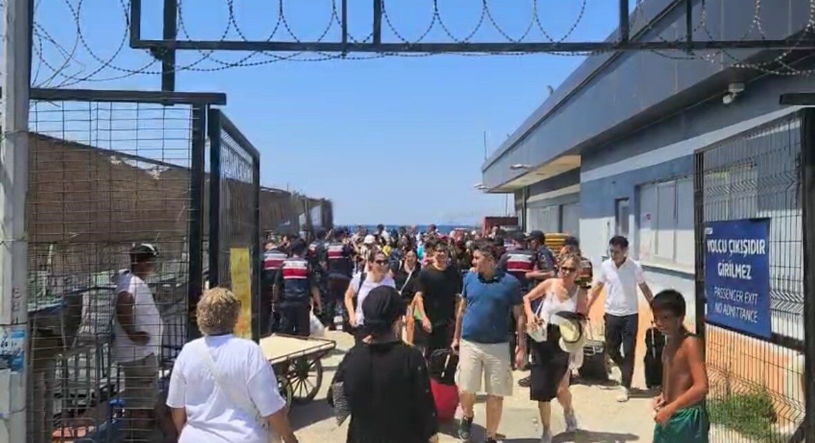 Balıkesir’in Marmara ilçesine bağlı Avşa Adası’nda tatil sezonunun başlamasıyla birlikte