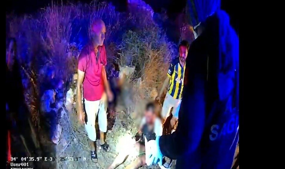 Mersin’in Silifke ilçesinde meydana gelen motosiklet kazasında, ayağı janta sıkışan