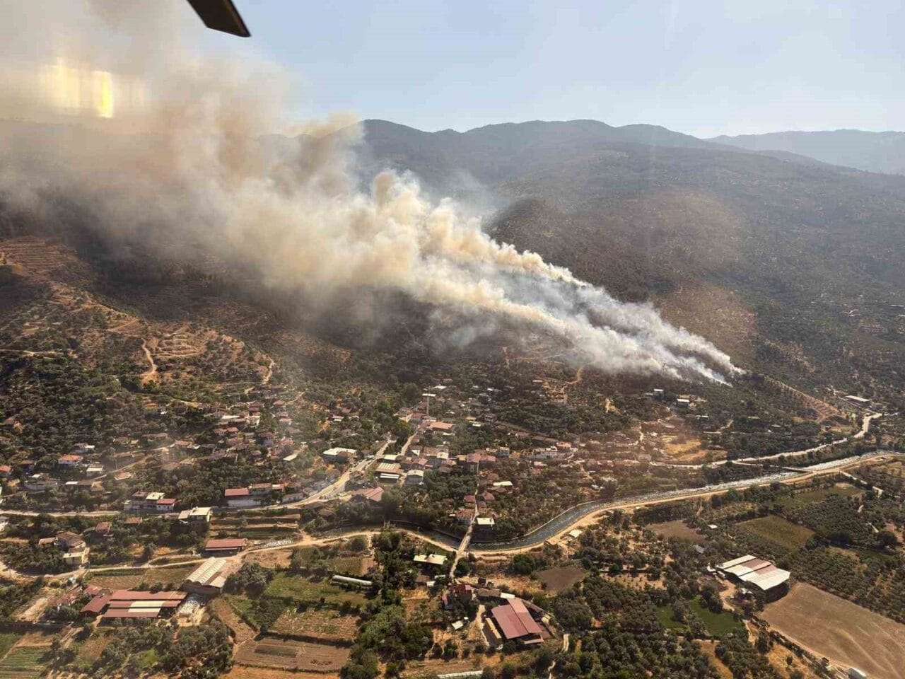 Aydın’ın Bozdoğan ilçesinde çıkan orman yangını kontrol altına alındı. Yangında