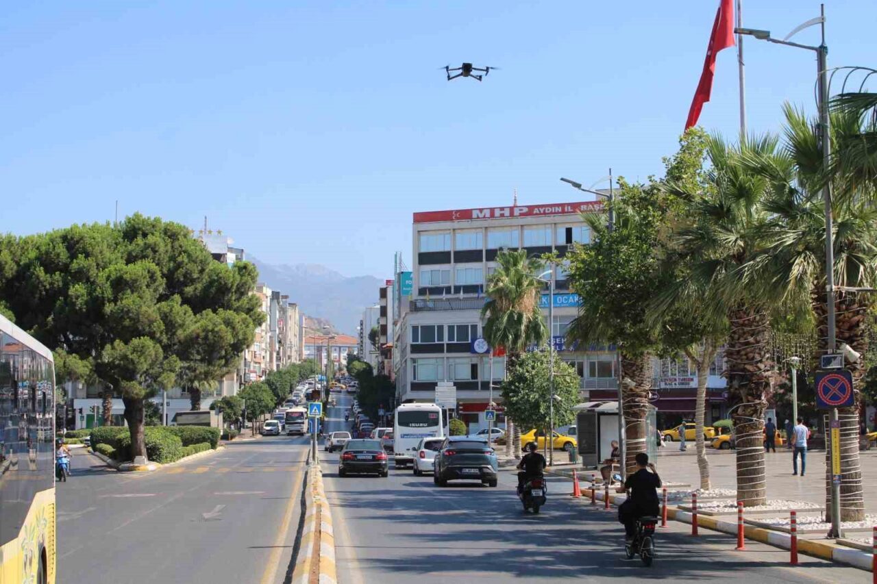 Aydın’ın Efeler ilçesinde gerçekleştirilen drone destekli asayiş ve trafik denetimlerinde