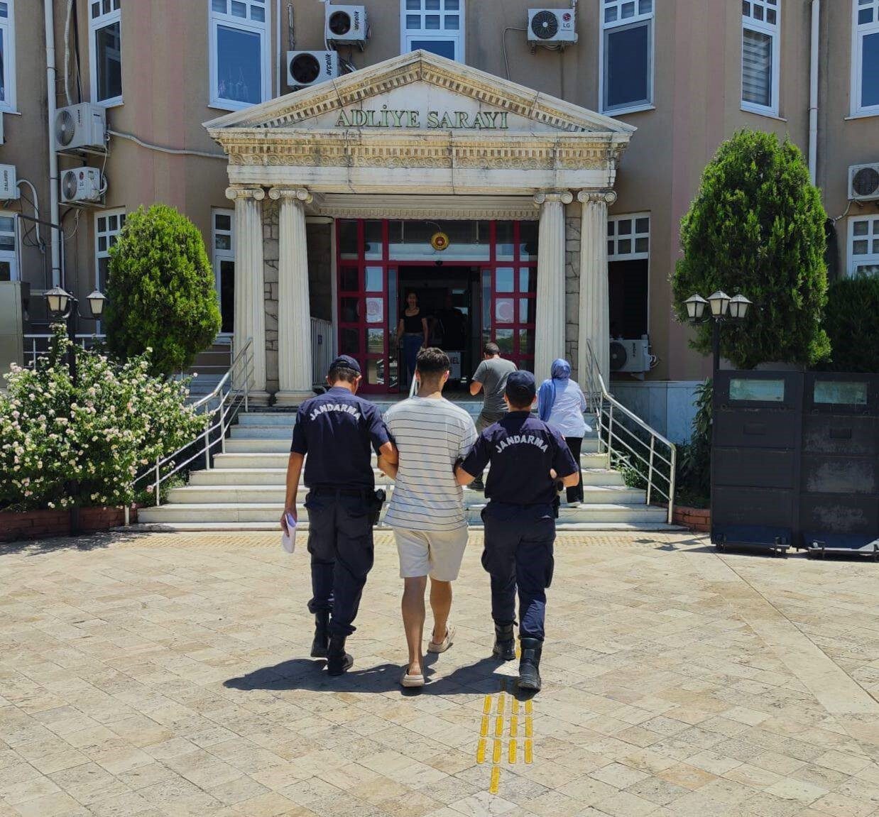 Aydın’da jandarma ekipleri tarafından iki günlük çalışmada haklarında yakalama kararı