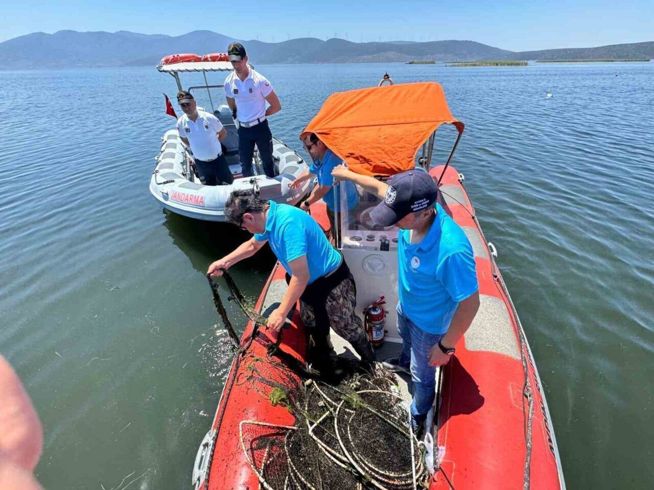 Aydın’da gerçekleştirilen su ürünleri denetimlerinde kanuna aykırı hareket eden 12