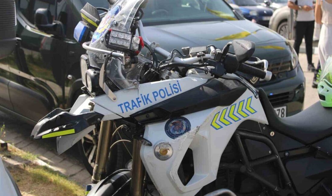 Aydın’ın Efeler ilçesinde motosiklet ile otomobilin çarpışması sonucu meydana gelen