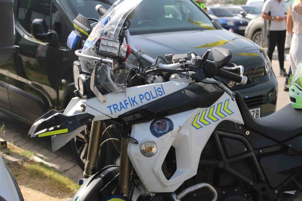 Aydın’ın Efeler ilçesinde motosiklet ile otomobilin çarpışması sonucu meydana gelen