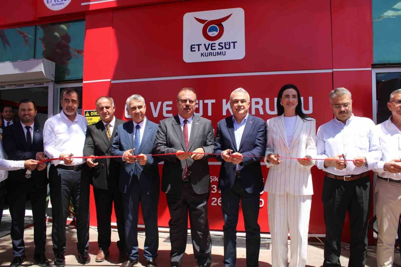 İncirliova’da Et ve Süt Kurumu Satış Mağazası düzenlenen törenle hizmet