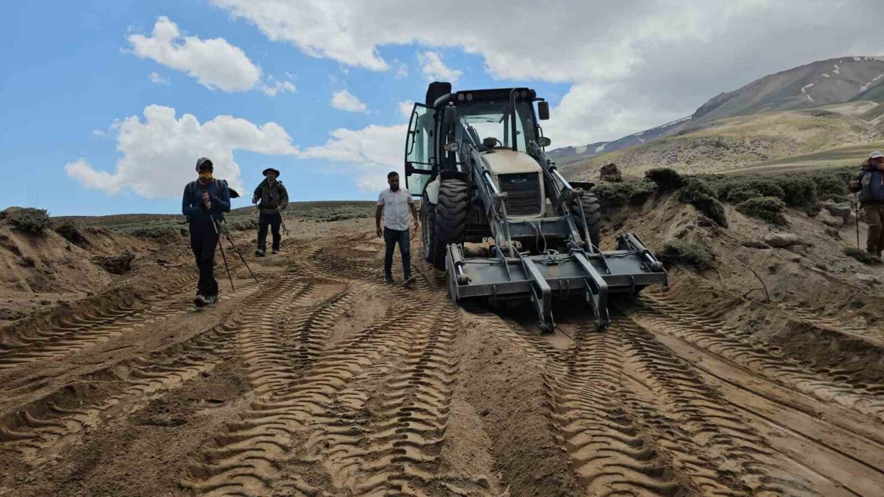Bitlis’in Adilcevaz ilçesine bağlı Aydınlar Belde Belediyesi tarafından dağcılar için
