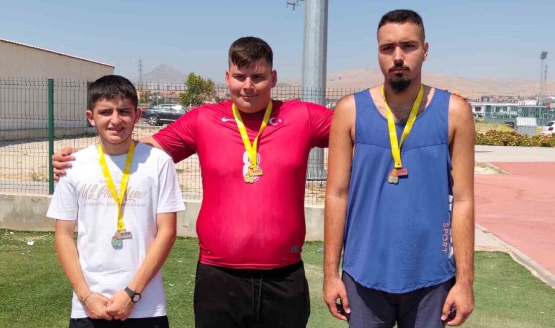 Konya’da düzenlenen Otizm Türkiye Şampiyonası’na katılan Aydınlı özel sporcular performanslarıyla