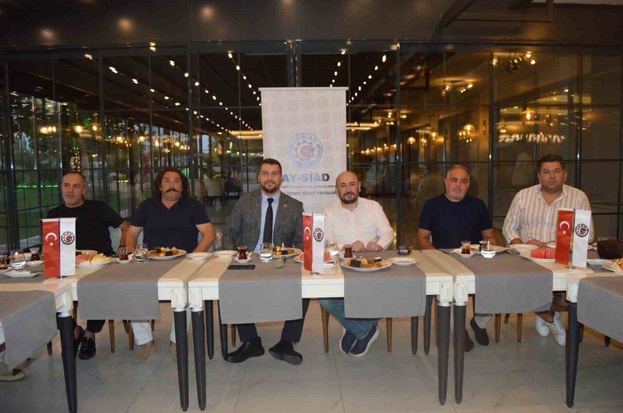 Aydın Yönetici, Sanayici ve İş Adamları Derneği (AYSİAD) üyeleri, istişare