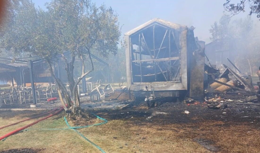 Çanakkale’nin Ayvacık ilçesinde bir turizm işletmesinin mutfak kısmında yangın çıktı.