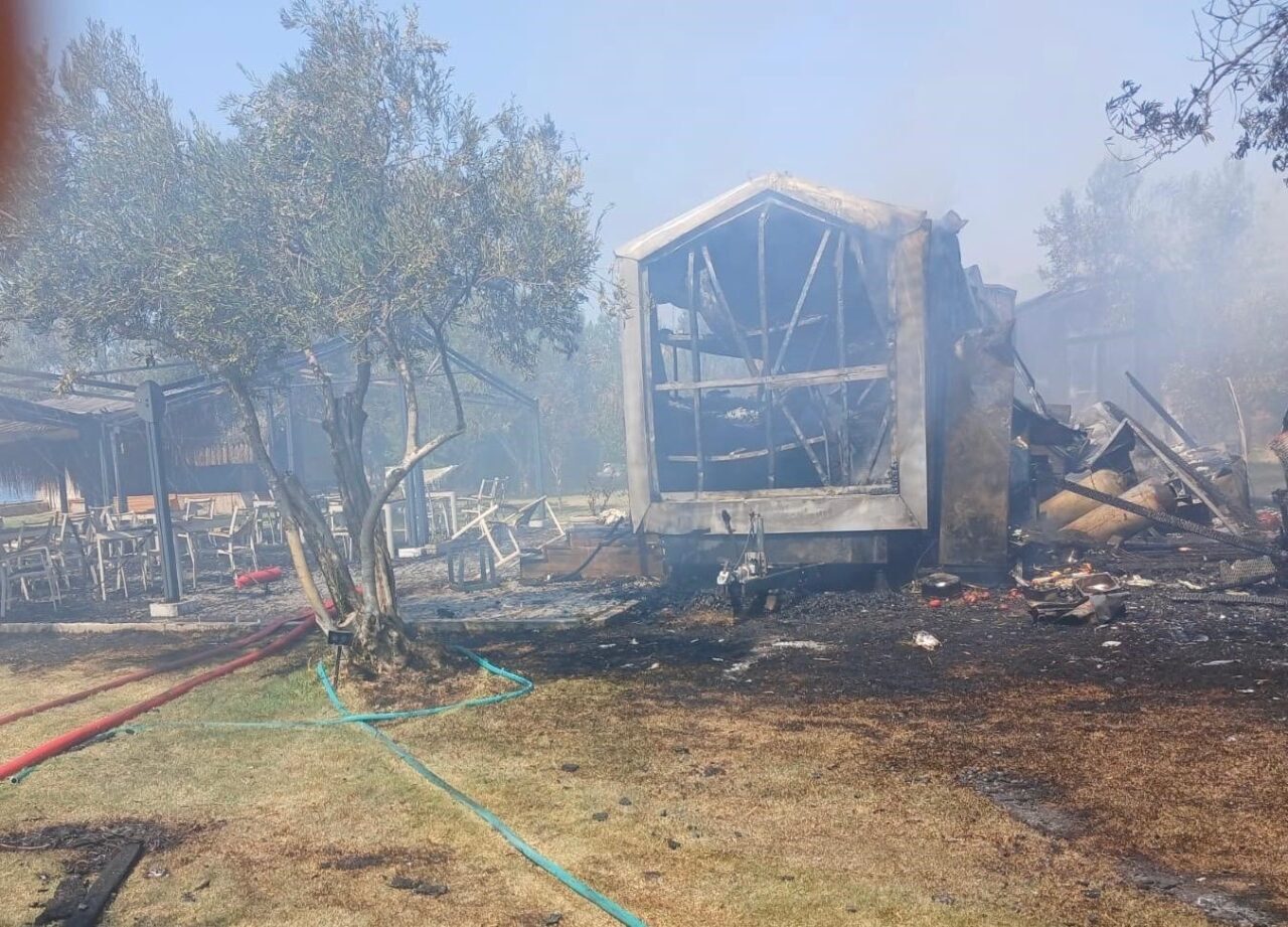 Çanakkale’nin Ayvacık ilçesinde bir turizm işletmesinin mutfak kısmında yangın çıktı.