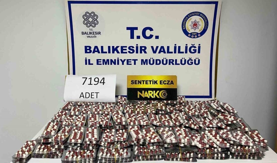 Balıkesir’in Ayvalık ilçesinde polis ekiplerince düzenlenen uyuşturucu operasyonunda 7 bin