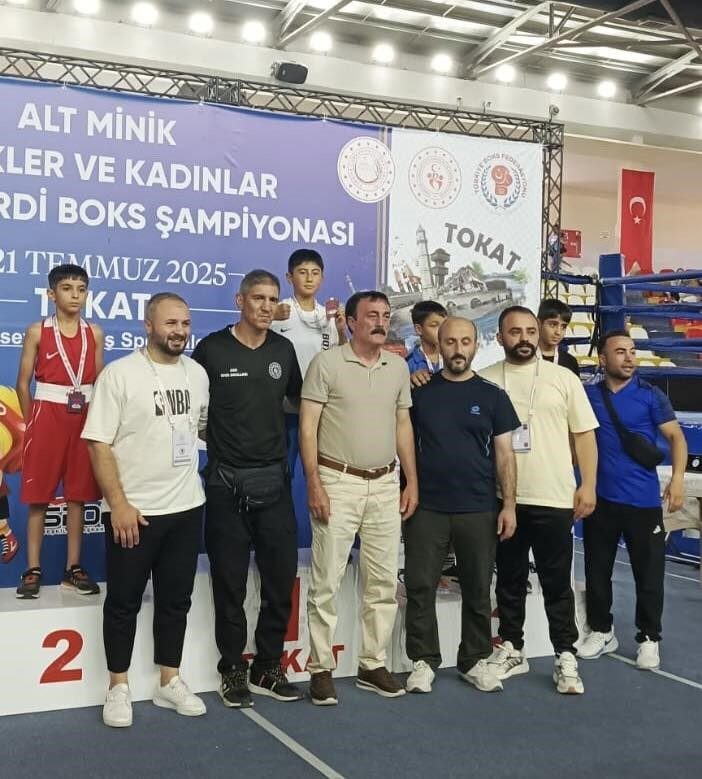 Tokat’ta 14-21 Temmuz tarihleri arasında düzenlenen Türkiye Alt Minikler Boks