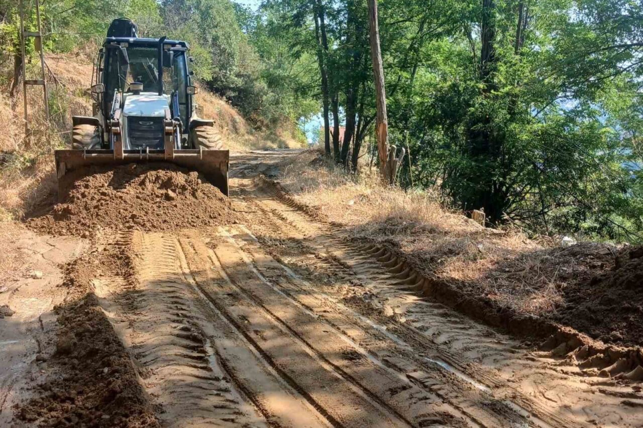 Babadağ Belediyesi üst yapı çalışmalarını ve yağış nedeniyle tahrip olan