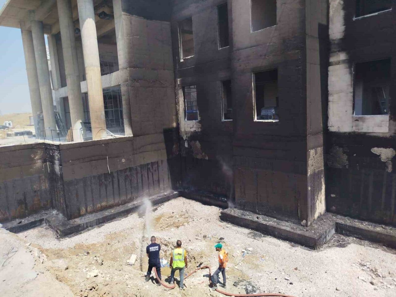 Kırklareli’ne bağlı Babaeski ilçesinde, yüksek hızlı tren şantiyesinde çıkan yangın