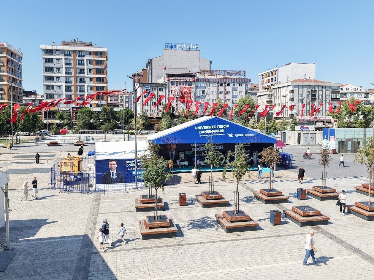 Bağcılar Belediyesi tarafından 15 Temmuz Demokrasi ve Milli İrade Meydanı’na
