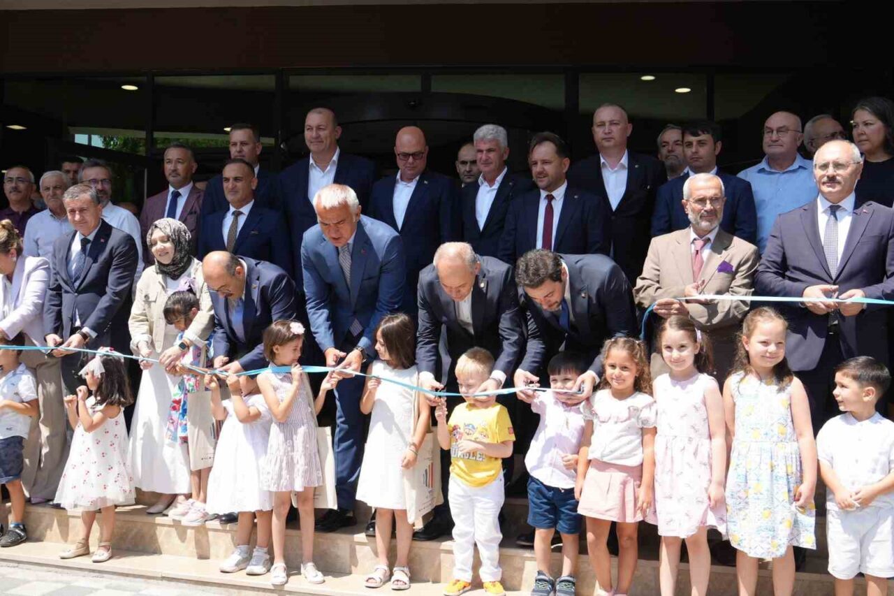 Balıkesir İl Halk Kütüphanesi, Kültür ve Turizm Bakanı Mehmet Nuri