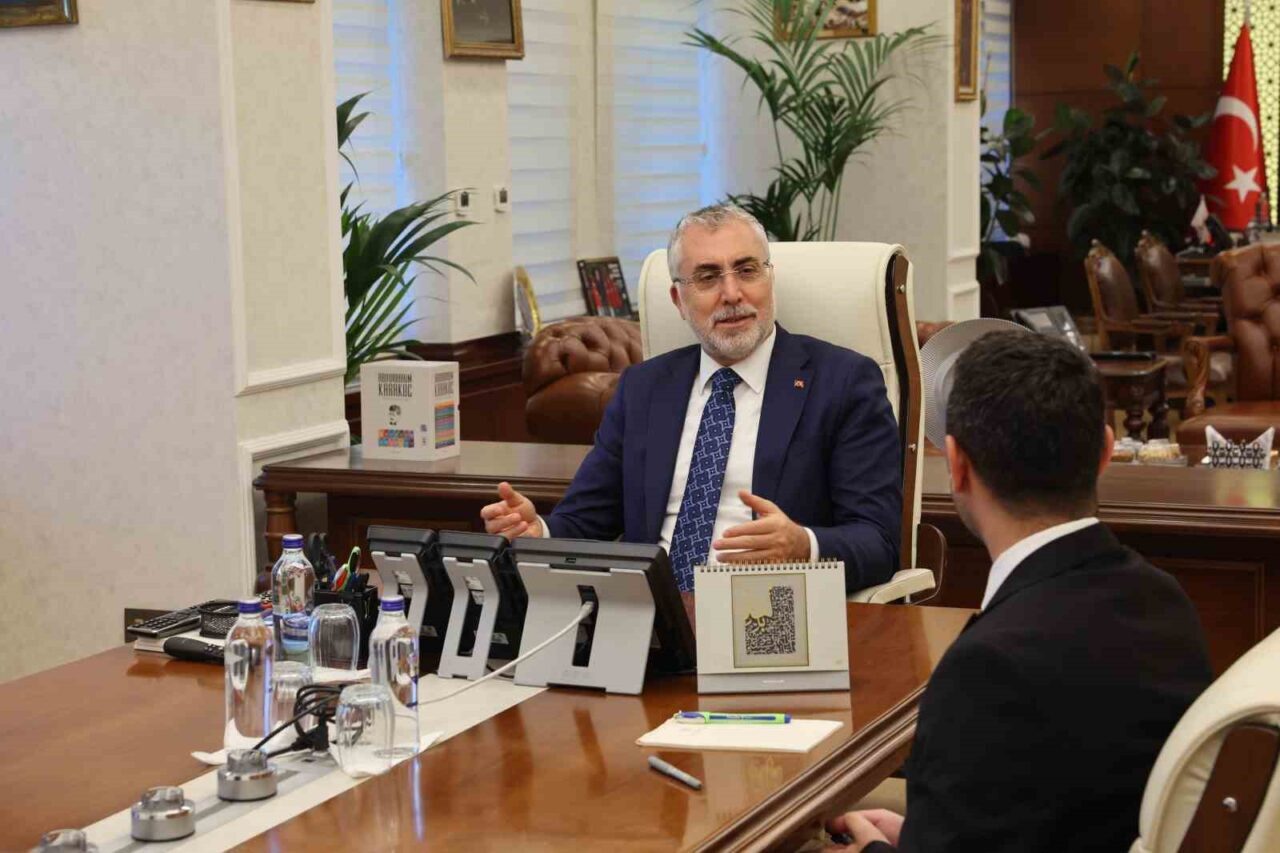 Çalışma ve Sosyal Güvenlik Bakanı Vedat Işıkhan, kanser tedavisinde 5