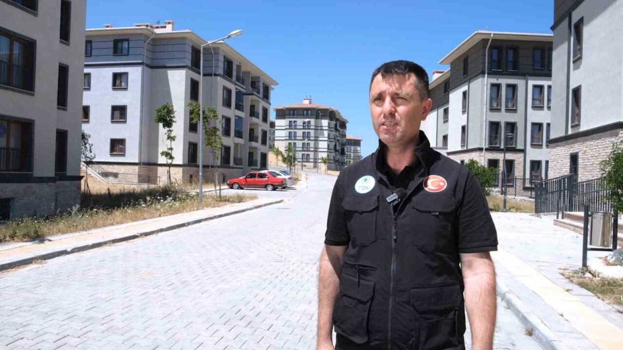 Çevre, Şehircilik ve İklim Değişikliği Bakanı Murat Kurum, TOKİ tarafından