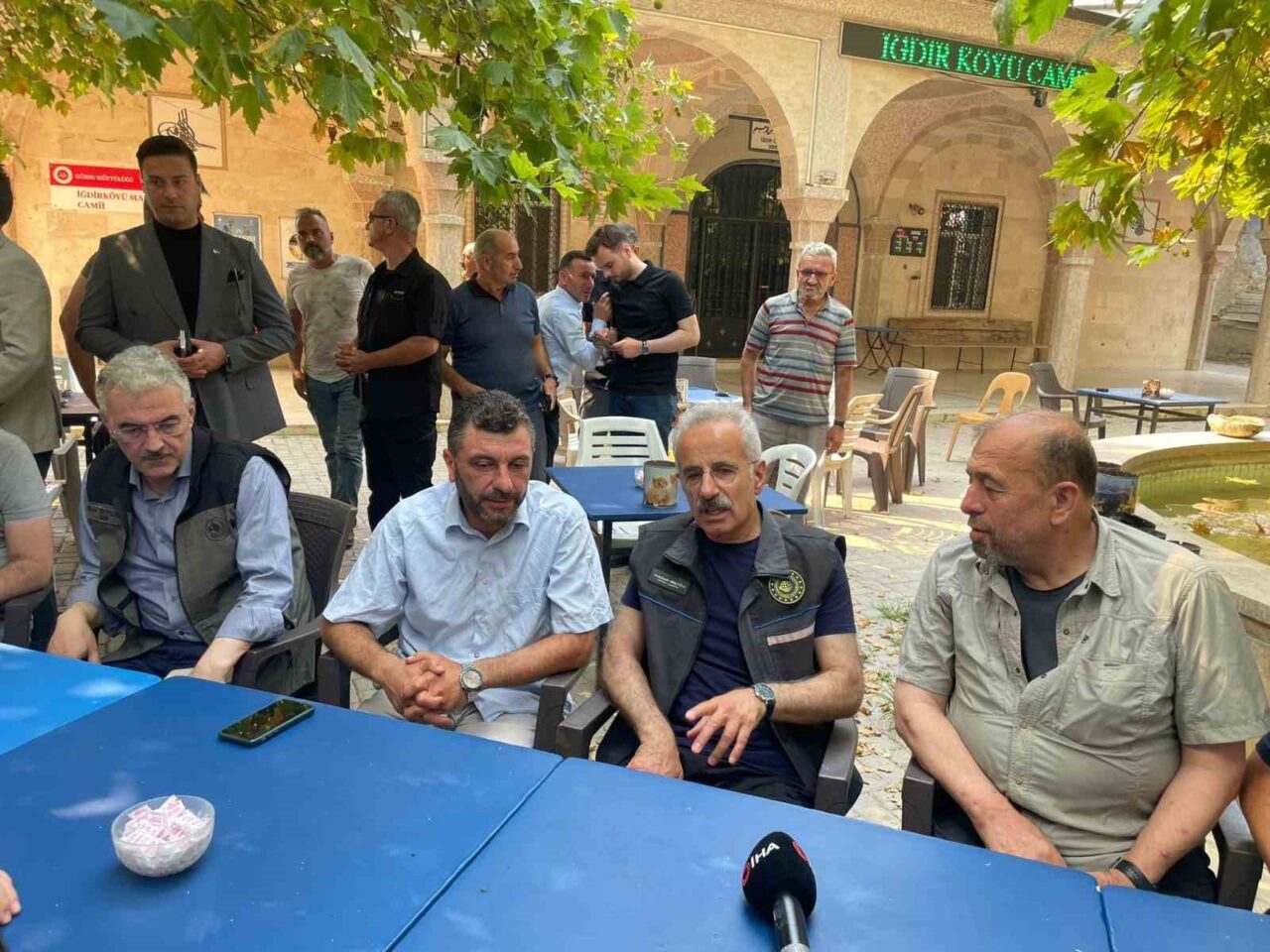 Ulaştırma ve Altyapı Bakanı Abdulkadir Uraloğlu, Orhaneli’nde çıkan yangına ayağı