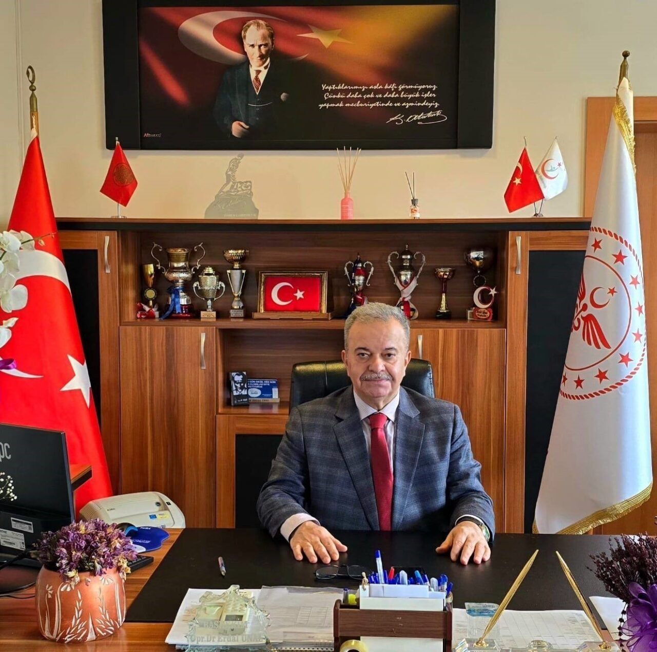 Balıkesir Devlet Hastanesi’nde başhekim olarak görev yapan Opr. Dr. Erdal