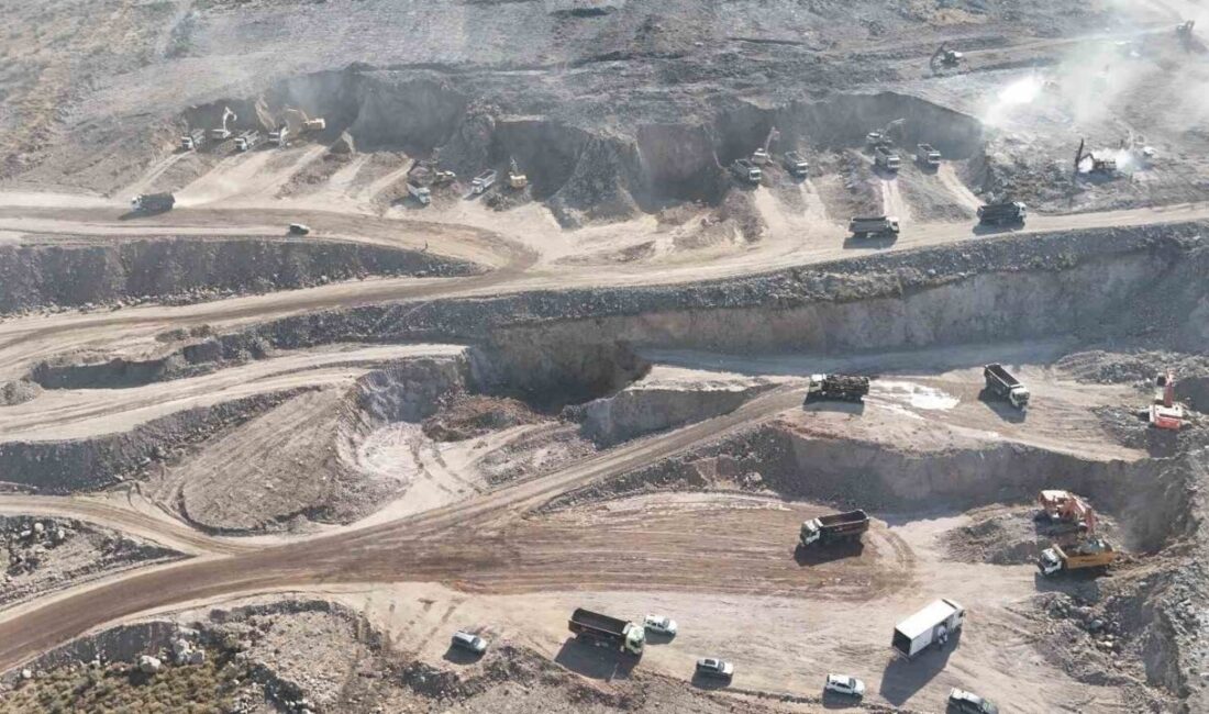 Balıkesir’in Gönen ilçesinde yapımı devam eden Tarıma Dayalı İhtisas Sera