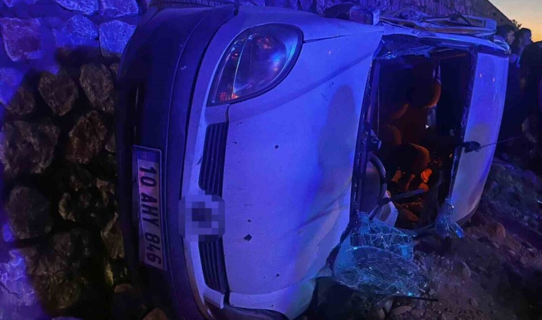 Balıkesir’de 3 araçlı zincirleme kazada 1 kişi hayatını kaybederken, 4