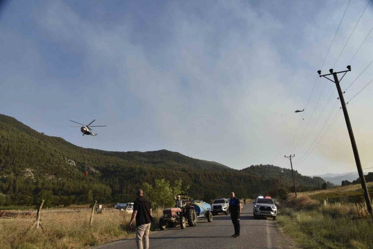 Balıkesir’in Dursunbey ilçesinde öğleden sonra çıkan orman yangını kontrol altına