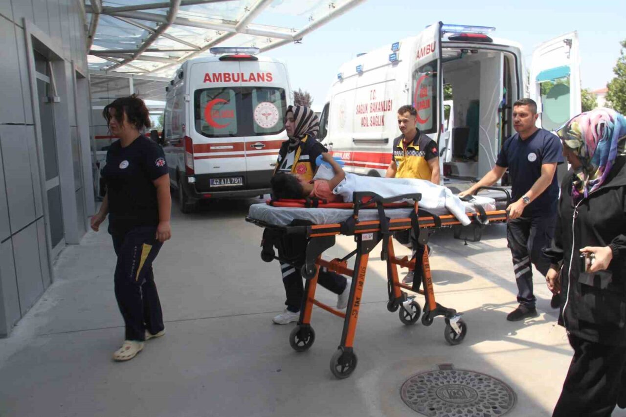 Konya’nın Beyşehir ilçesinde balkondan düşerek yaralanan çocuk hastaneye kaldırıldı. Olay,