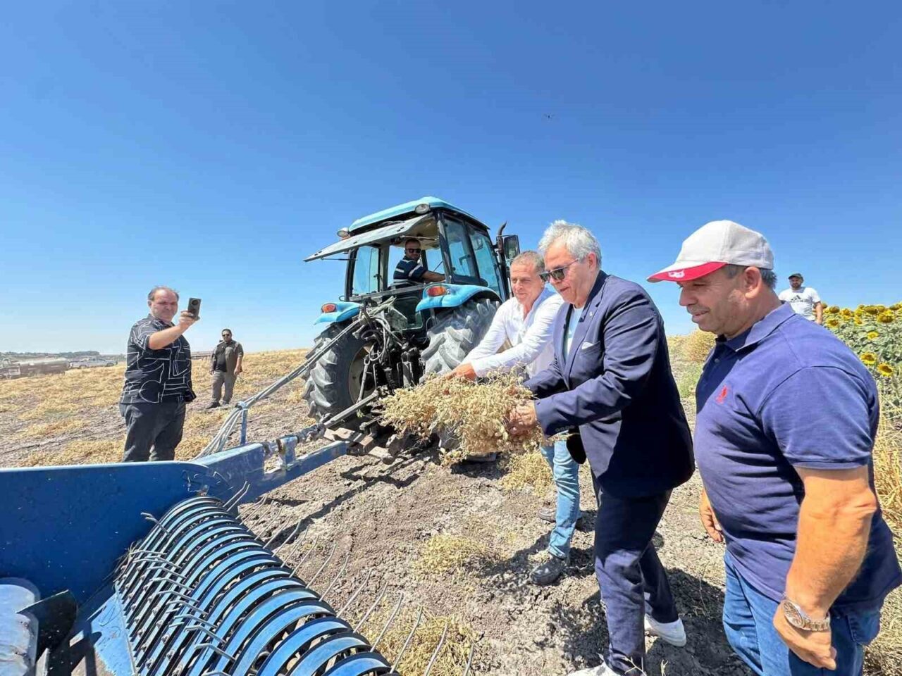Bandırma Belediyesi, tarımsal üretimi ve yerel çiftçiyi destekleme çalışmaları kapsamında