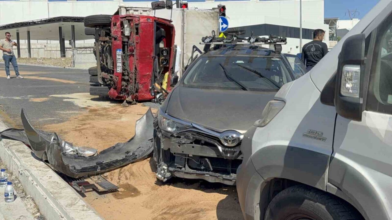 Başakşehir ’de zincirleme trafik kazasında, 1’i hamile olmak üzere 3