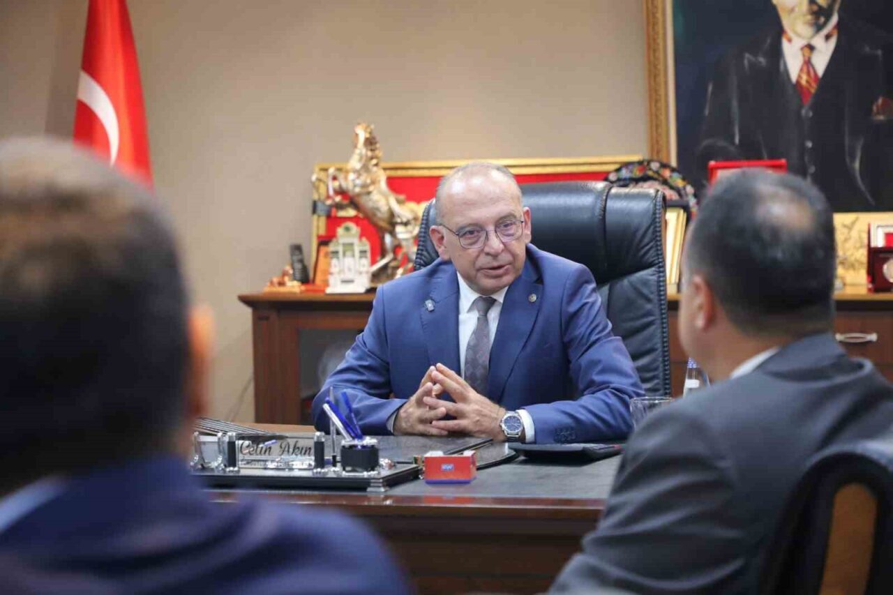 Turgutlu Belediye Başkanı Çetin Akın, Manisa Büyükşehir Belediye Başkanı Besim